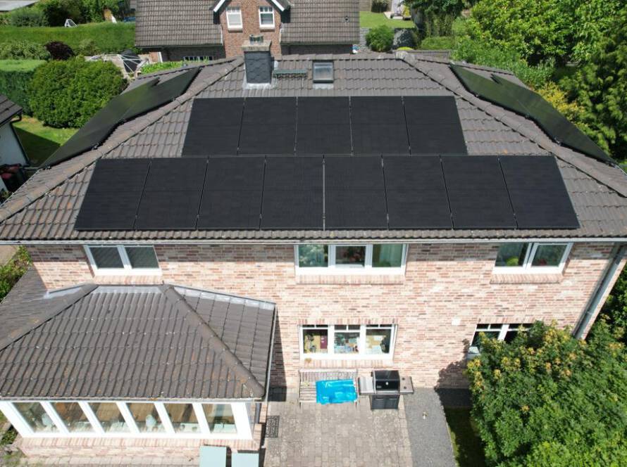 Photovoltaik Hamburg schöne Anlage Full Black